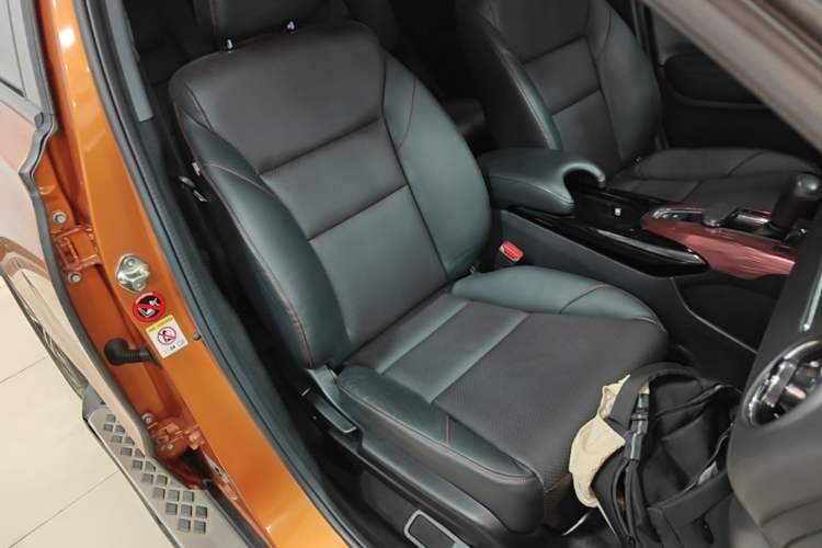 Used Honda XR-V 2015 1.8L VTi CVT Luxury Edition Right Front Seat
