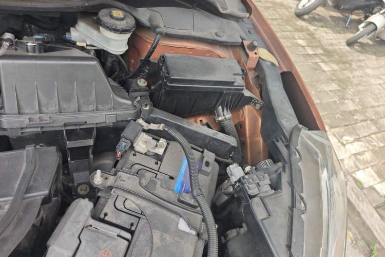 Used Honda XR-V 2015 1.8L VTi CVT Luxury Edition Engine Bay Left