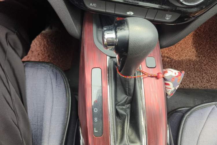 Used Honda XR-V 2015 1.8L EXi CVT Comfort Version Gear Lever