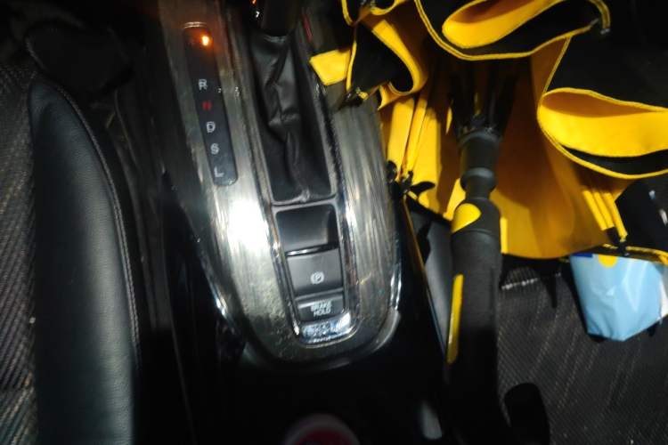 Used Honda XR-V 2015 1.8L EXi CVT Comfort Version Gear Lever