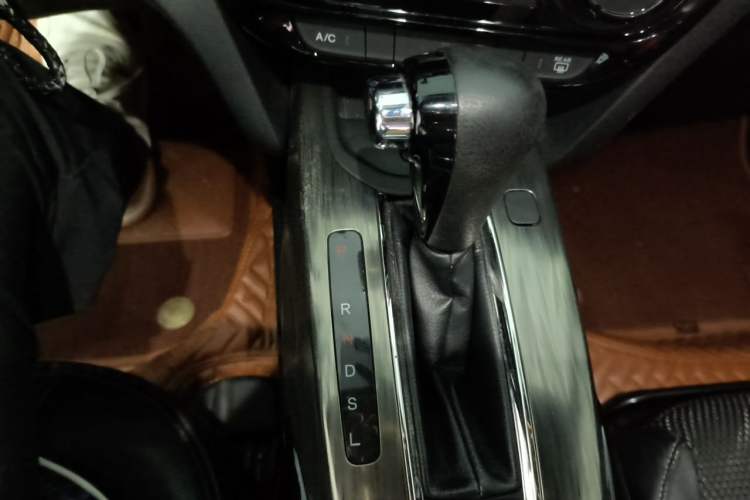 Used Honda XR-V 2015 1.8L EXi CVT Comfort Version Gear Lever