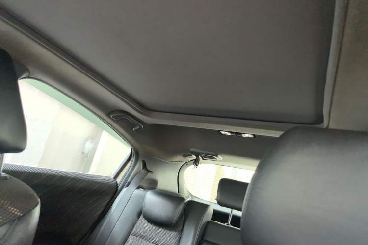 Used Honda XR-V 2015 1.8L EXi CVT Comfort Version Headliner