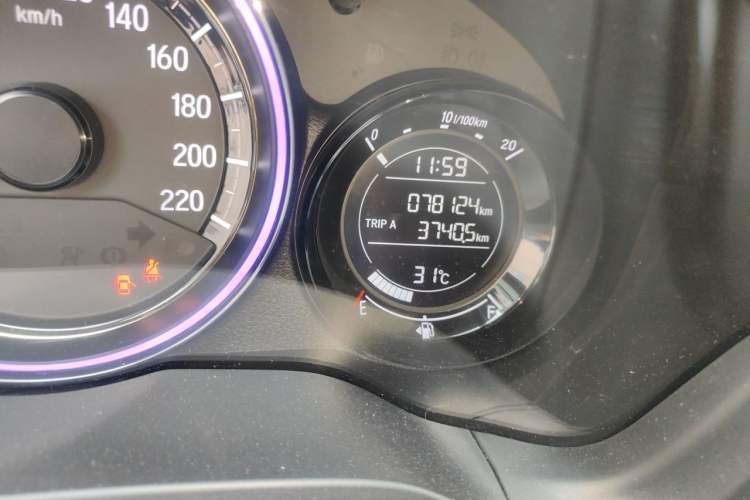 Used Honda XR-V 2015 1.8L EXi CVT Comfort Version Odometer Close Up
