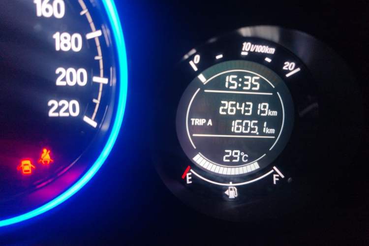 Used Honda XR-V 2015 1.8L EXi CVT Comfort Version Odometer Close Up