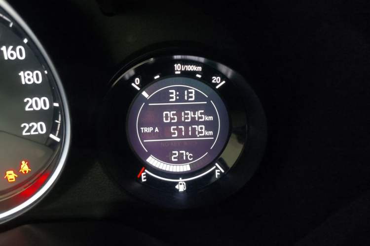 Used Honda XR-V 2015 1.8L EXi CVT Comfort Version Odometer Close Up