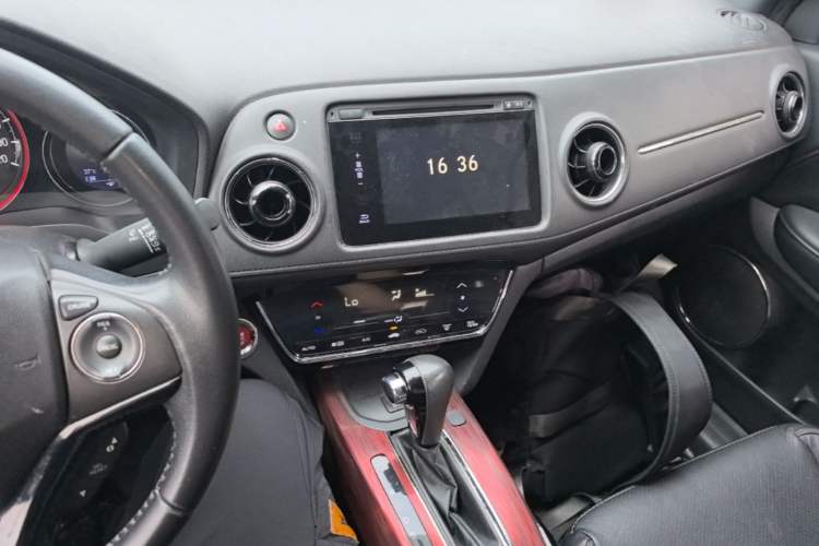 Used Honda XR-V 2015 1.8L VTi CVT Luxury Edition Audio And AC Panel