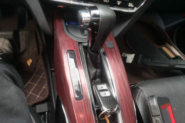 Used Honda XR-V 2015 1.8L VTi CVT Luxury Edition Gear Lever