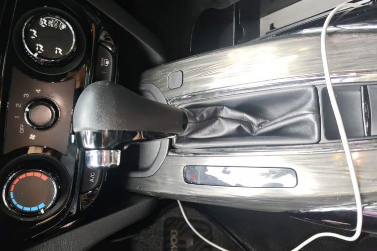 Used Honda XR-V 2015 1.8L EXi CVT Comfort Version Gear Lever