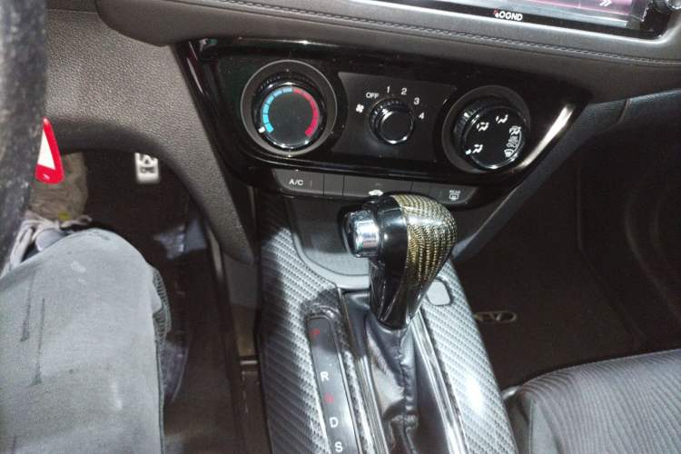 Used Honda XR-V 2015 1.5L LXi CVT Classic Edition Gear Lever