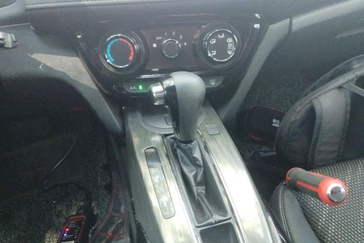 Used Honda XR-V 2015 1.8L EXi CVT Comfort Version Interior 3