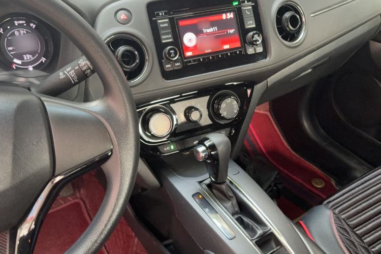Used Honda XR-V 2015 1.5L LXi CVT Classic Edition Interior 4