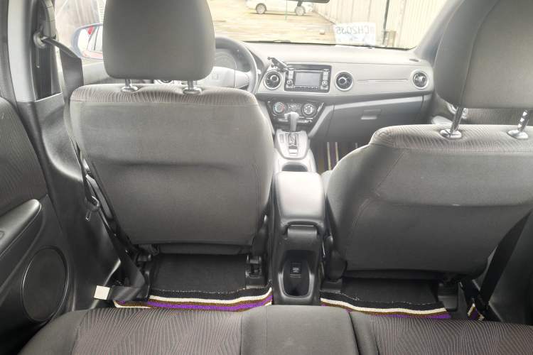 Used Honda XR-V 2015 1.5L LXi CVT Classic Edition Interior 7