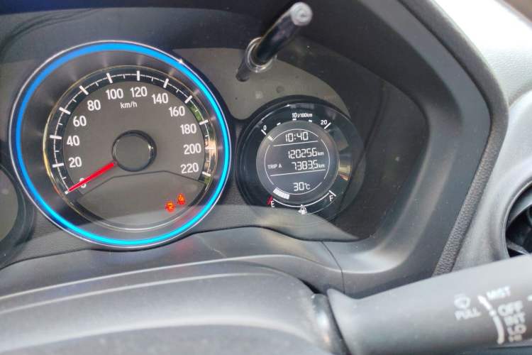 Used Honda XR-V 2015 1.8L EXi CVT Comfort Version Odometer Close Up