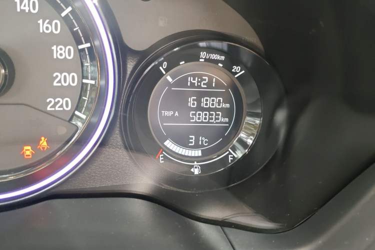 Used Honda XR-V 2015 1.8L EXi CVT Comfort Version Odometer Close Up