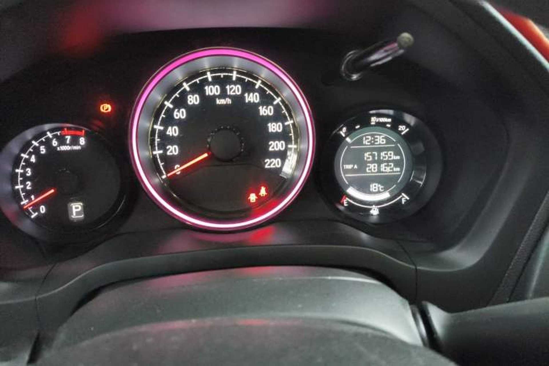 Used Honda XR-V 2015 1.8L EXi CVT Comfort Version Odometer Close Up
