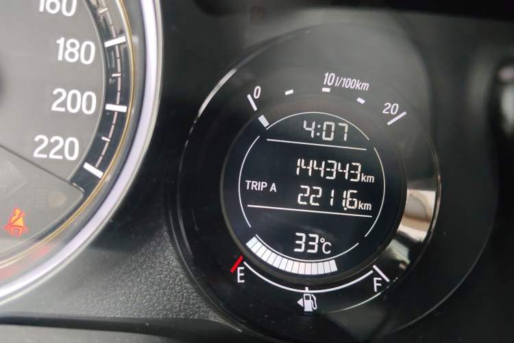 Used Honda XR-V 2015 1.5L LXi CVT Classic Edition Odometer Close Up
