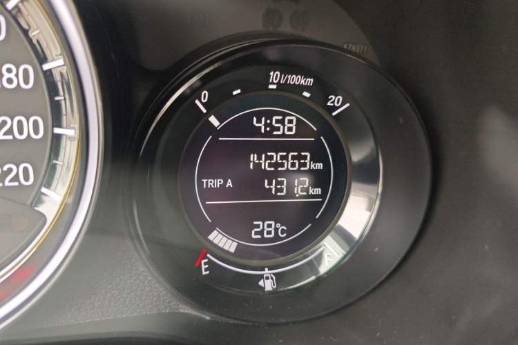 Used Honda XR-V 2015 1.5L LXi CVT Classic Edition Odometer Close Up