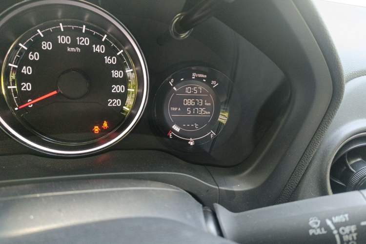 Used Honda XR-V 2015 1.5L LXi CVT Classic Edition Odometer Close Up