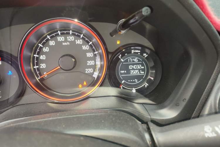 Used Honda XR-V 2015 1.8L EXi CVT Comfort Version Odometer Close Up