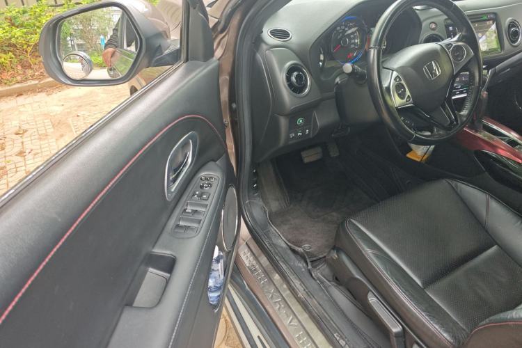 Used Honda XR-V 2015 1.8L VTi CVT Luxury Edition Driver Seat