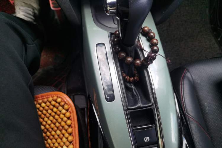 Used Honda XR-V 2015 1.8L VTi CVT Luxury Edition Gear Lever