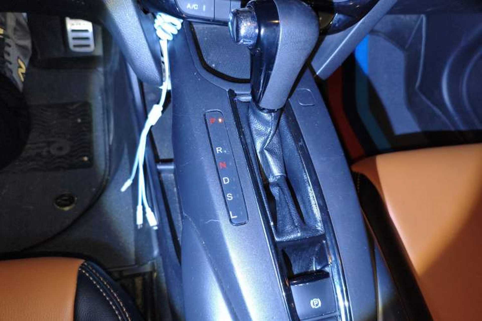 Used Honda XR-V 2015 1.5L LXi CVT Classic Edition Gear Lever