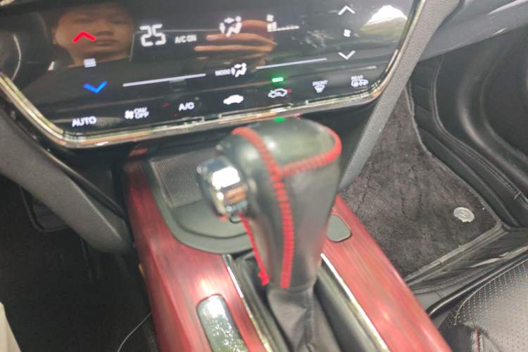Used Honda XR-V 2015 1.8L VTi CVT Luxury Edition Gear Lever