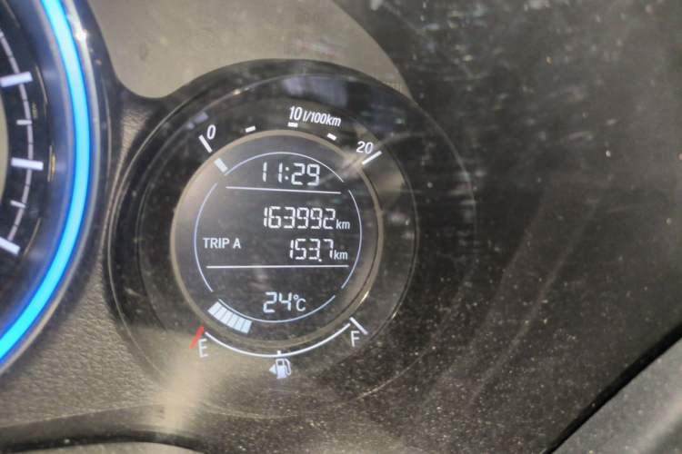 Used Honda XR-V 2015 1.8L EXi CVT Comfort Version Odometer Close Up