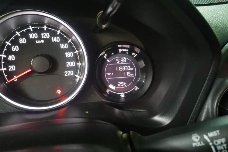 Used Honda XR-V 2015 1.8L EXi CVT Comfort Version Odometer Close Up