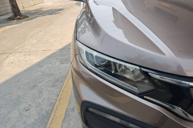 Used Honda XR-V 2015 1.8L VTi CVT Luxury Edition Right Front Headlight