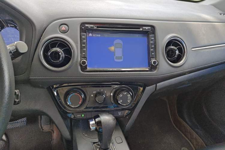 Used Honda XR-V 2015 1.5L LXi CVT Classic Edition Audio And AC Panel