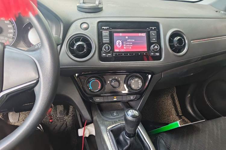Used Honda XR-V 2015 1.8L EXi Manual Comfort Edition Audio And AC Panel