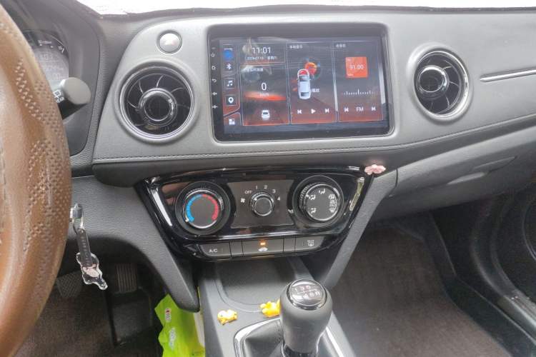 Used Honda XR-V 2015 1.5L LXi Manual Classic Edition Audio And AC Panel