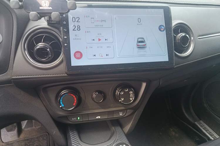 Used Honda XR-V 2015 1.5L LXi Manual Classic Edition Audio And AC Panel