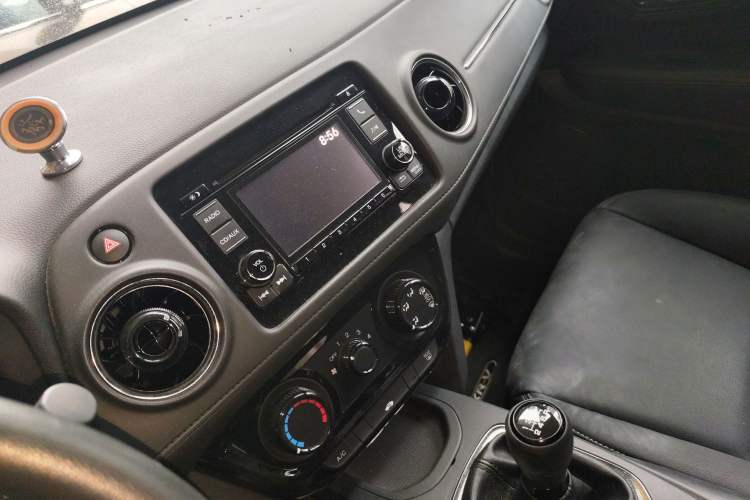 Used Honda XR-V 2015 1.5L LXi Manual Classic Edition Audio And AC Panel