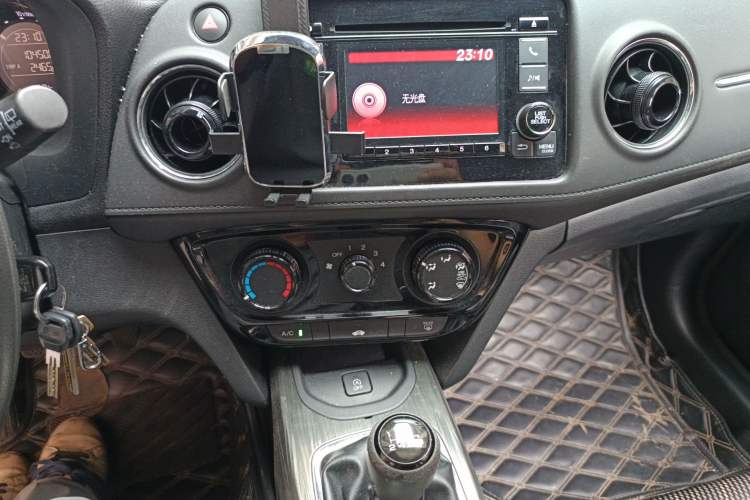Used Honda XR-V 2015 1.8L EXi Manual Comfort Edition Audio And AC Panel