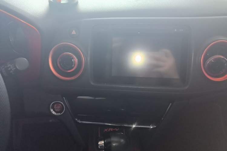 Used Honda XR-V 2015 1.8L VTi CVT Luxury Edition Audio And AC Panel