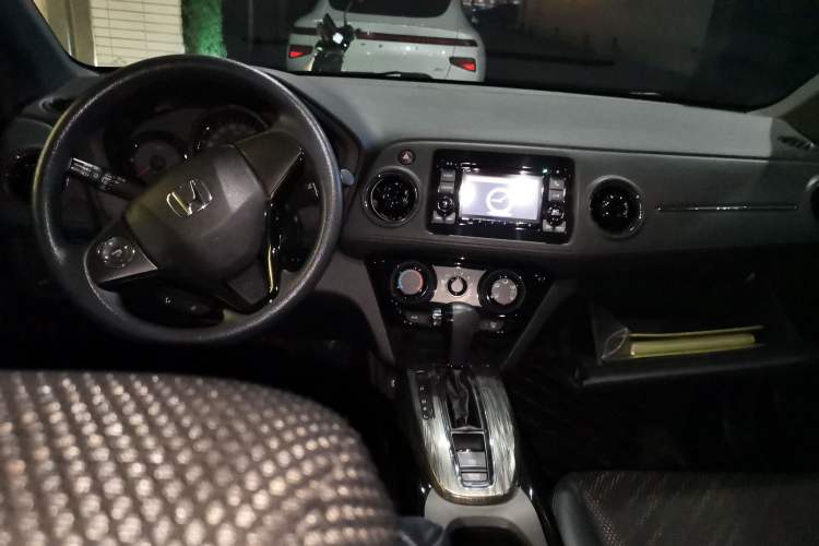 Used Honda XR-V 2015 1.8L EXi CVT Comfort Version Center Console