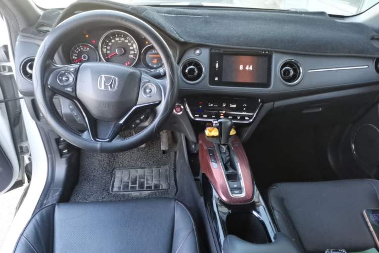 Used Honda XR-V 2015 1.8L VTi CVT Luxury Edition Center Console