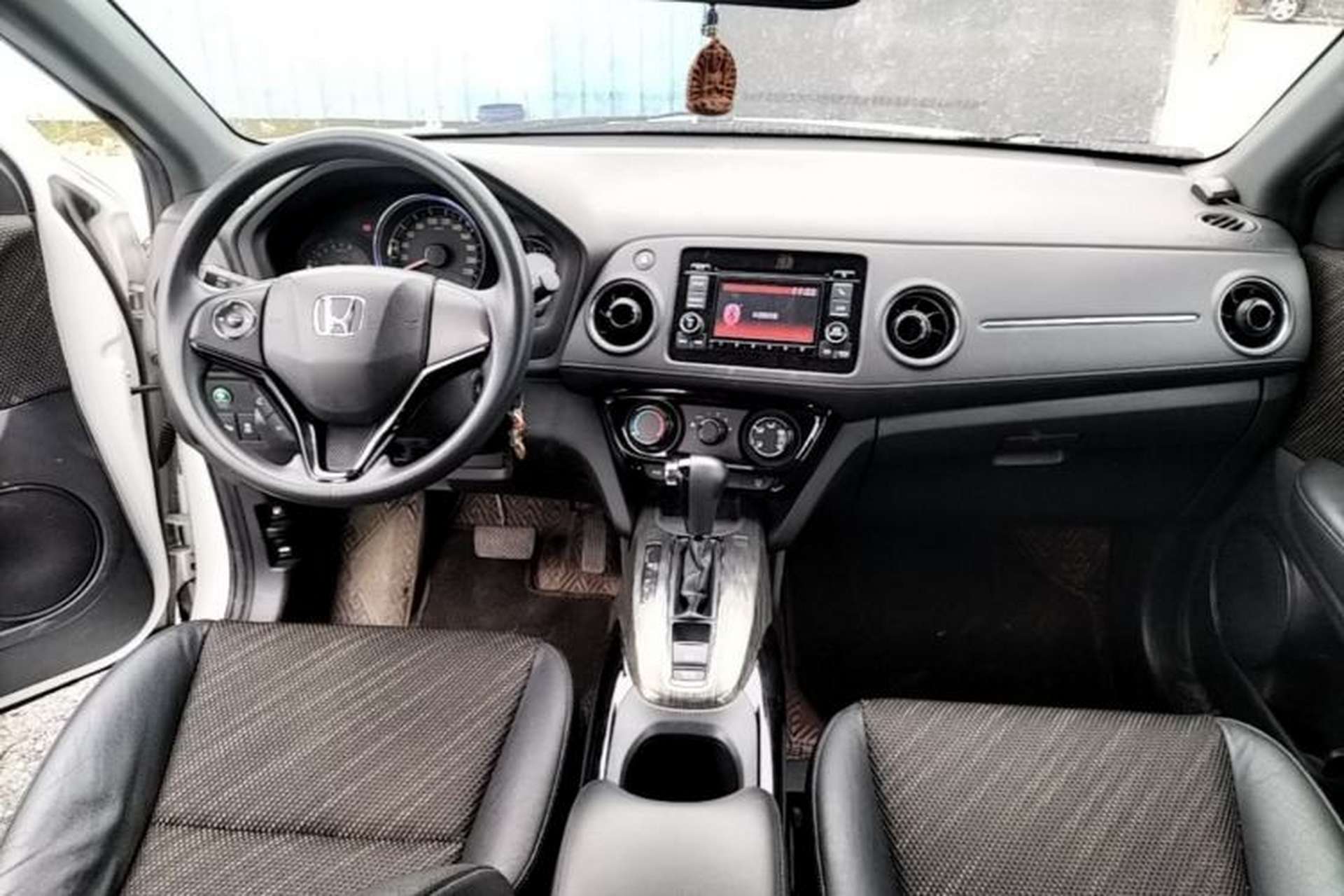 Used Honda XR-V 2015 1.8L EXi CVT Comfort Version Center Console