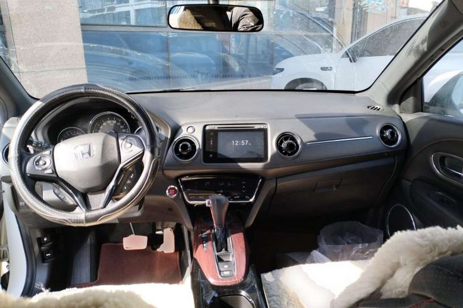 Used Honda XR-V 2015 1.8L VTi CVT Luxury Edition Center Console