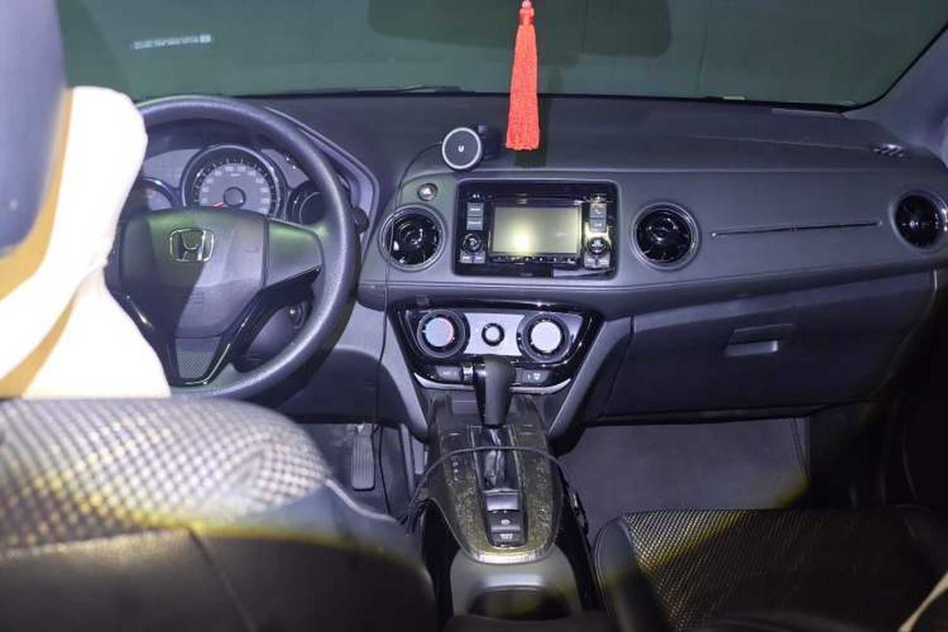 Used Honda XR-V 2015 1.8L EXi CVT Comfort Version Center Console