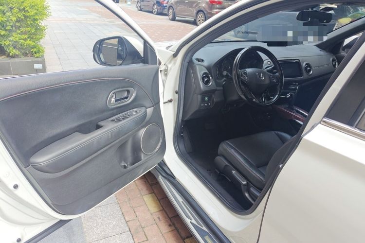 Used Honda XR-V 2015 1.8L VTi CVT Luxury Edition Driver Seat
