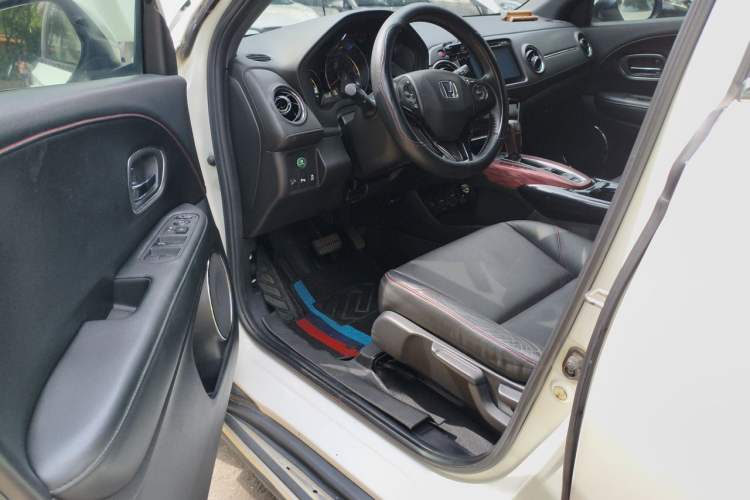 Used Honda XR-V 2015 1.8L VTi CVT Luxury Edition Driver Seat