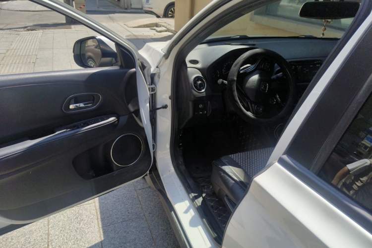 Used Honda XR-V 2015 1.8L VTi CVT Luxury Edition Driver Seat