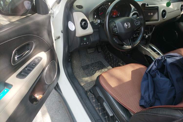 Used Honda XR-V 2015 1.8L VTi CVT Luxury Edition Driver Seat