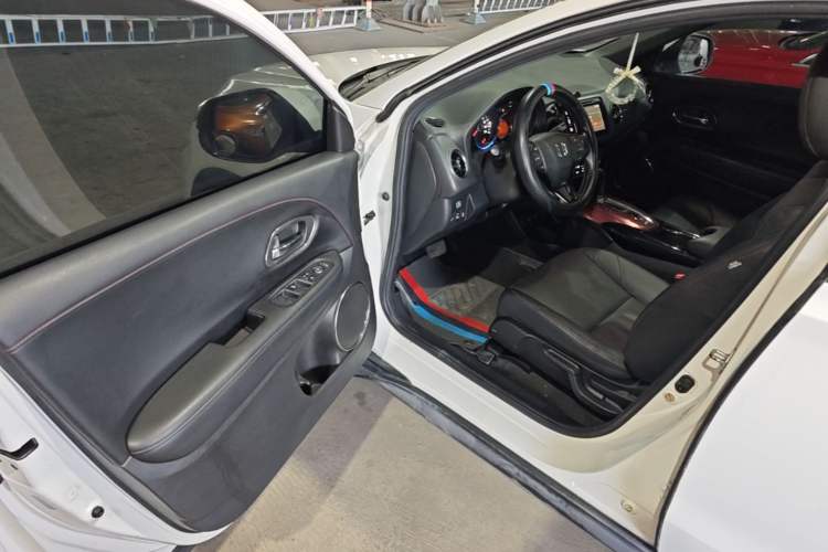 Used Honda XR-V 2015 1.8L VTi CVT Luxury Edition Driver Seat