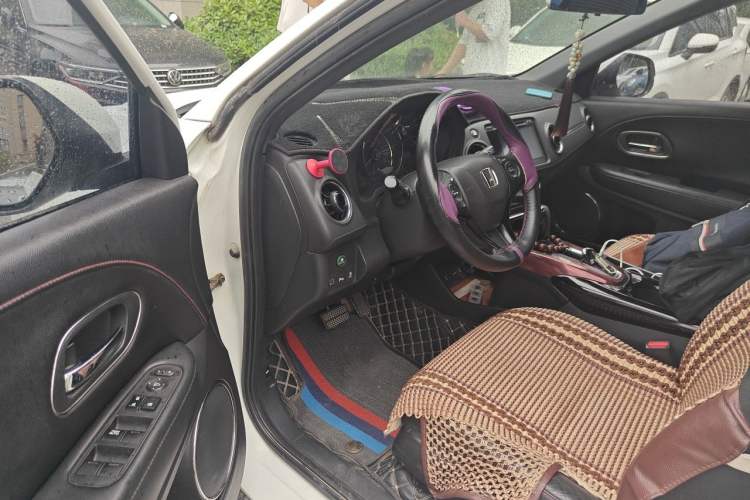 Used Honda XR-V 2015 1.8L VTi CVT Luxury Edition Driver Seat