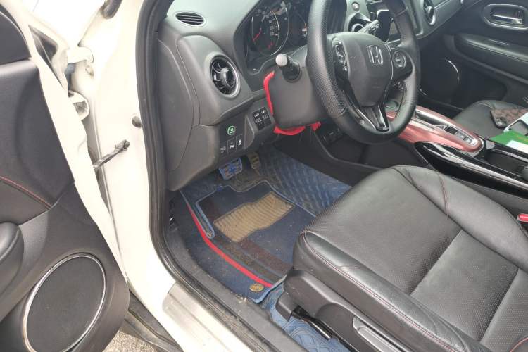 Used Honda XR-V 2015 1.8L VTi CVT Luxury Edition Driver Seat