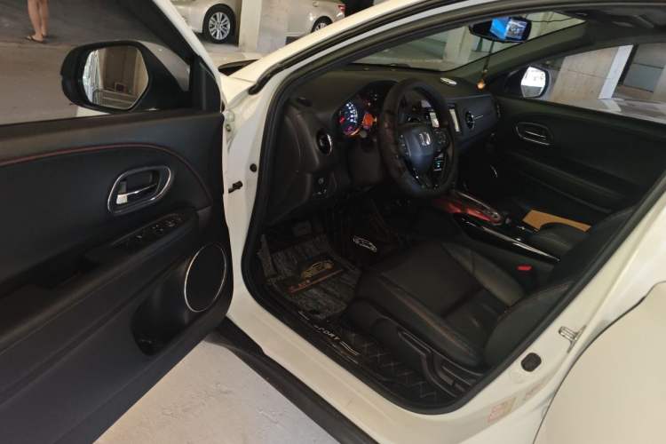 Used Honda XR-V 2015 1.8L VTi CVT Luxury Edition Driver Seat